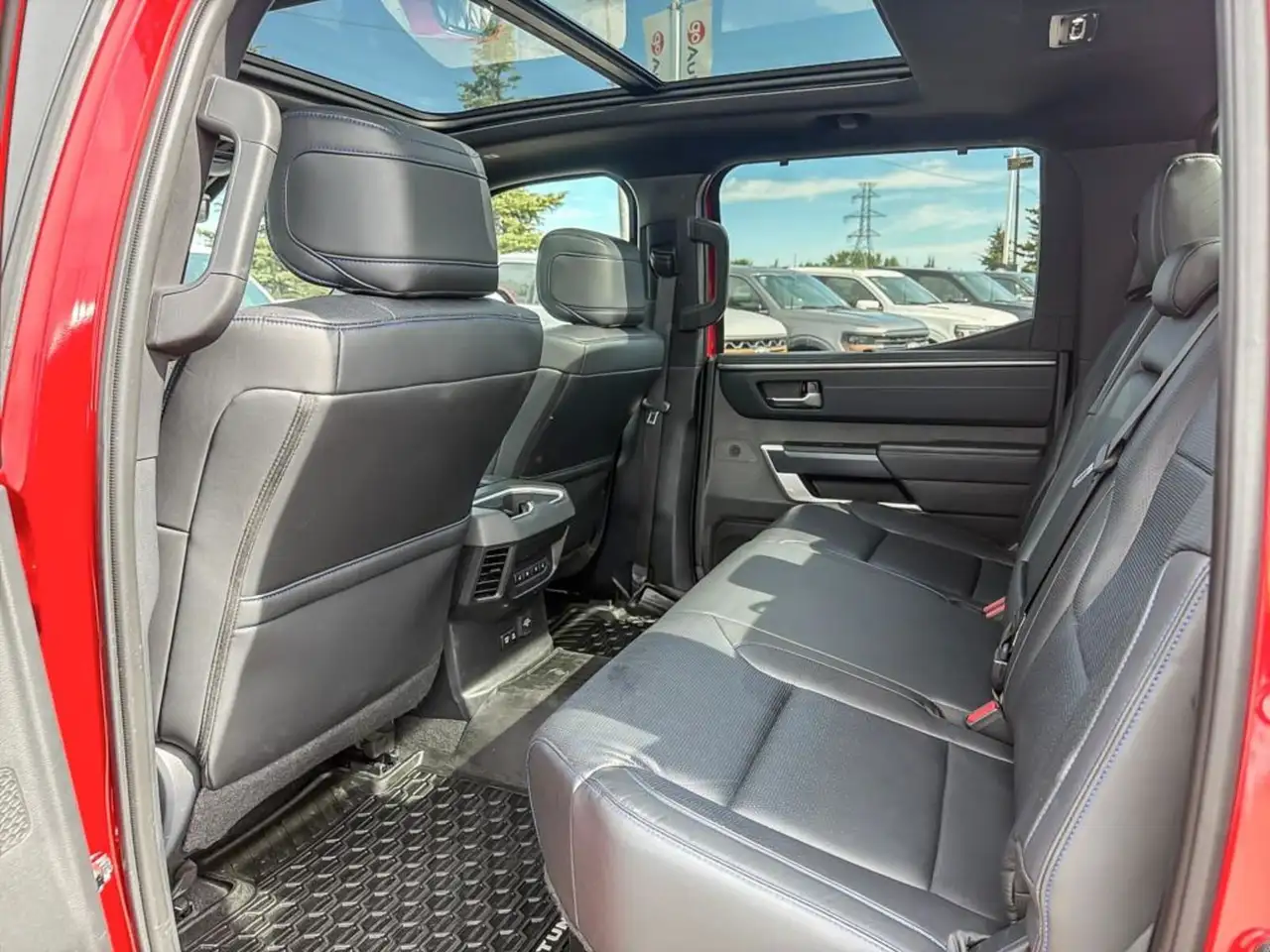 Toyota Tundra снимка Toyota Tundra