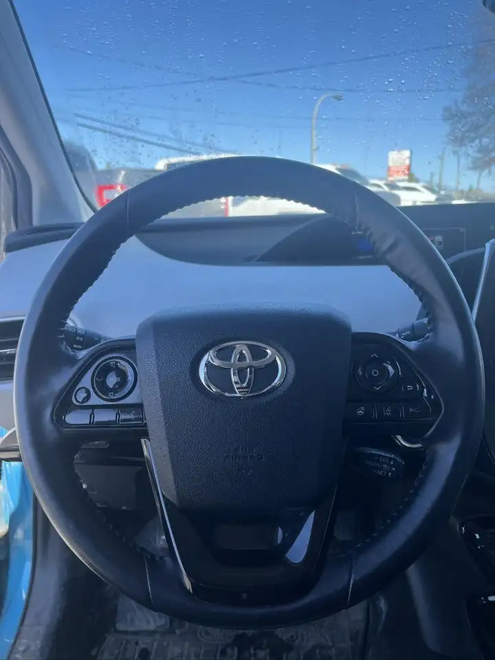 Toyota Prius Prime снимка Toyota Prius Prime