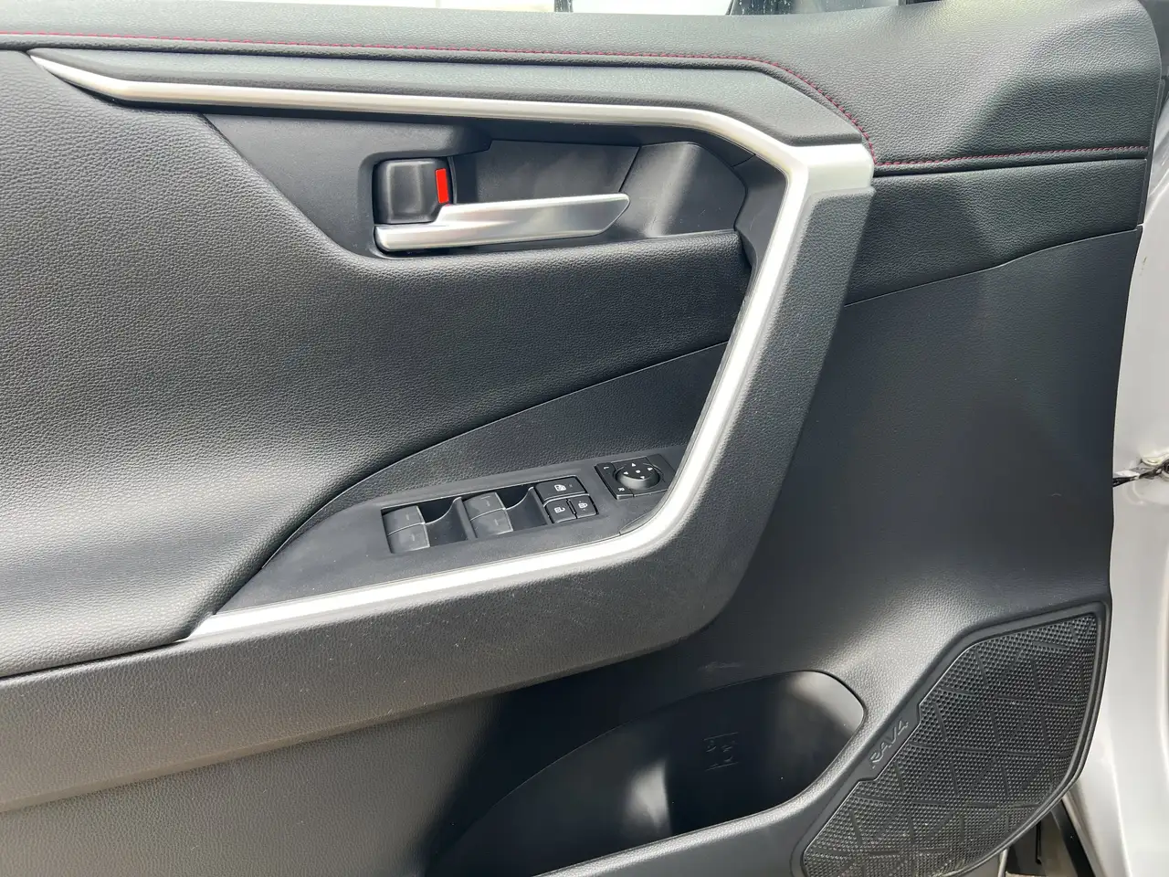 Toyota RAV 4 Prime снимка Toyota RAV 4 Prime