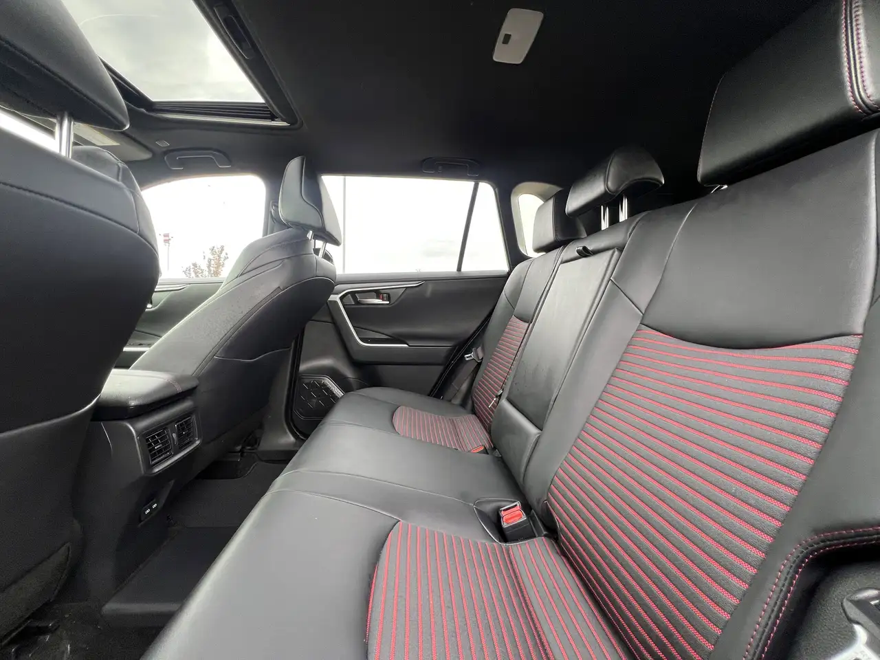 Toyota RAV 4 Prime снимка Toyota RAV 4 Prime