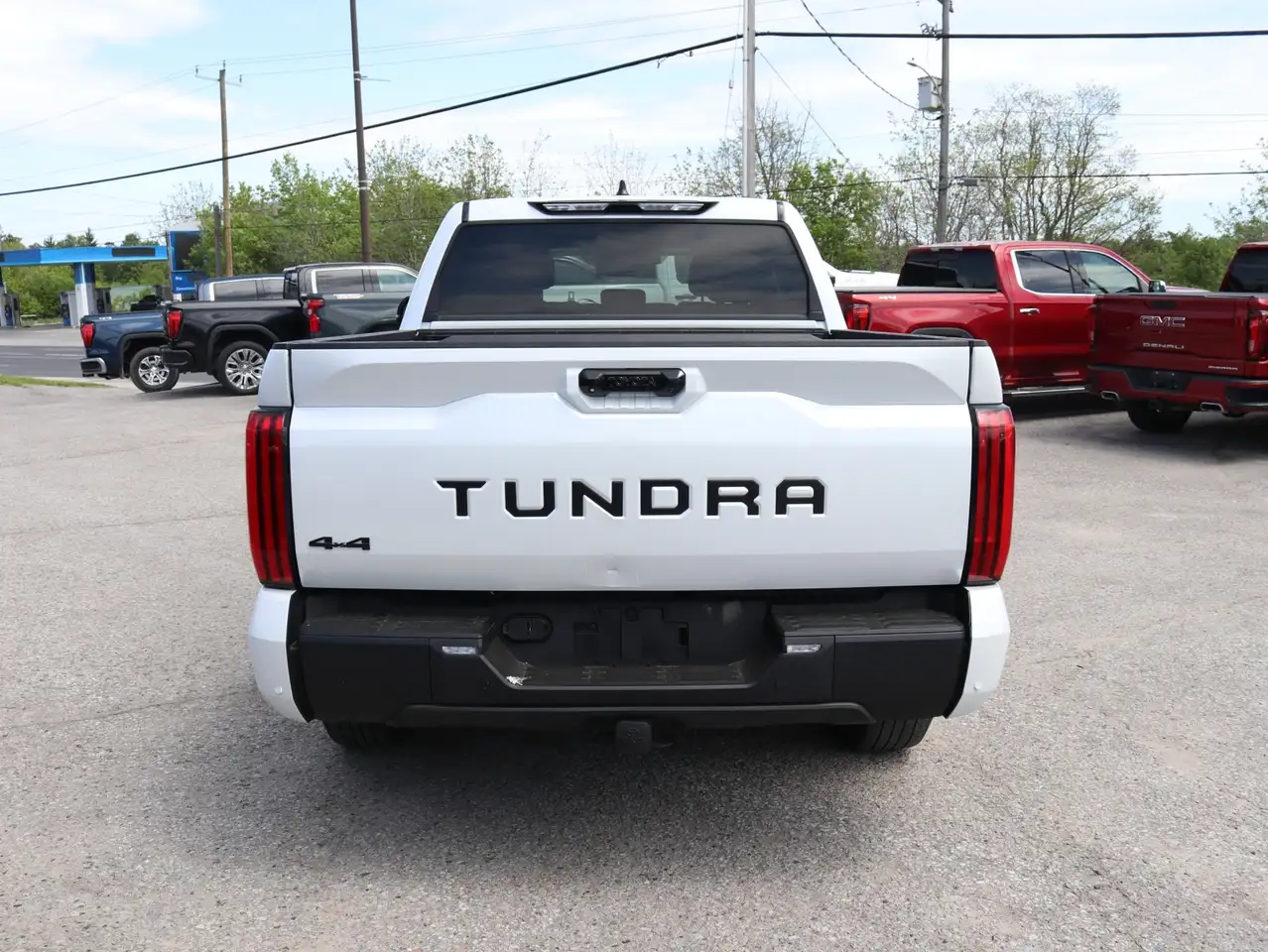 Toyota Tundra снимка Toyota Tundra