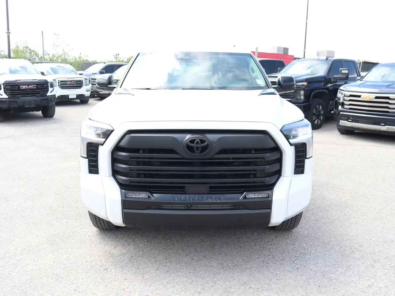 Toyota Tundra снимка Toyota Tundra