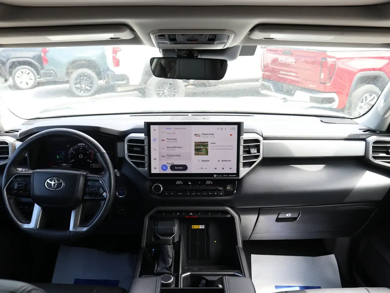 Toyota Tundra снимка Toyota Tundra
