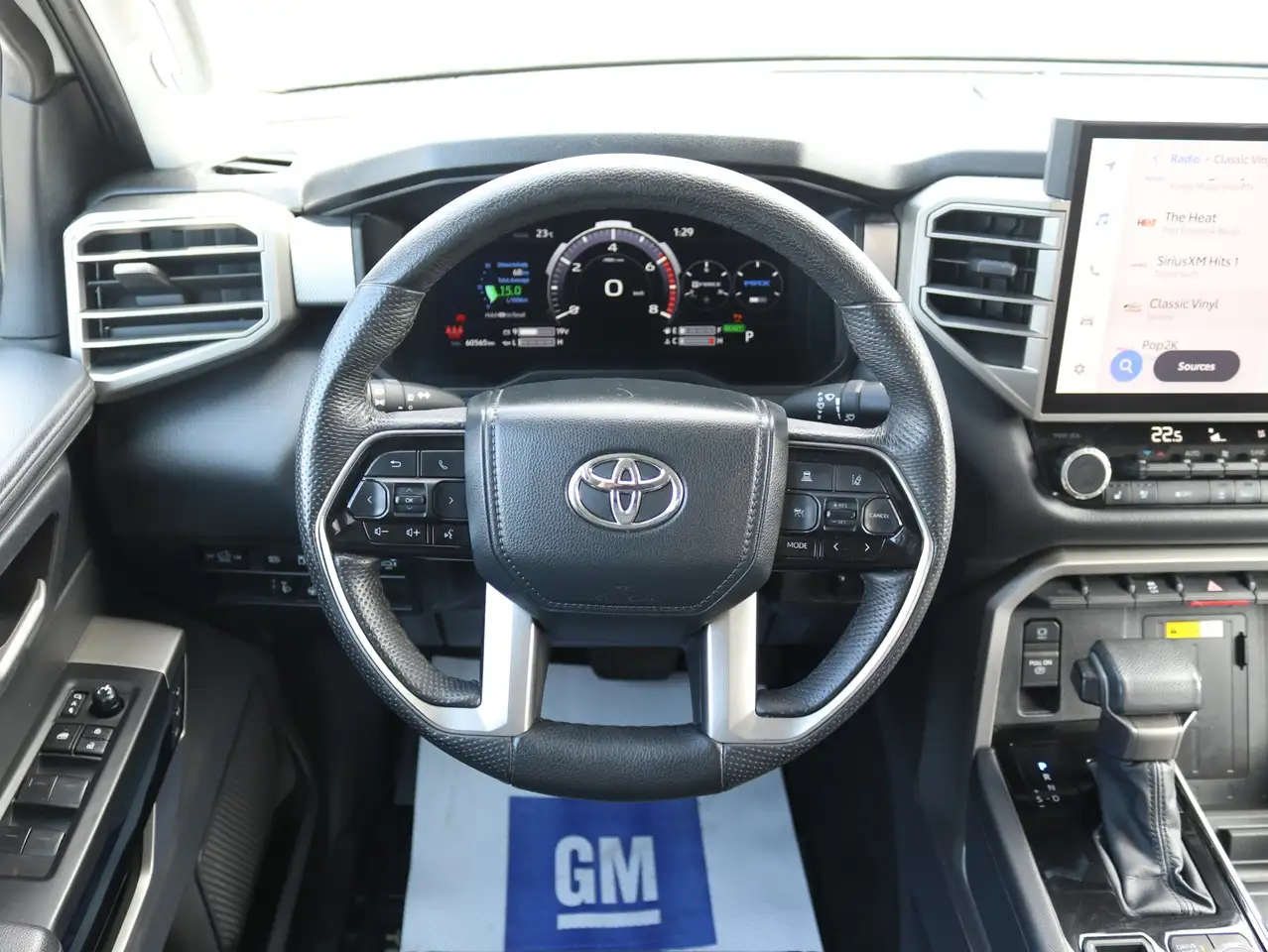 Toyota Tundra снимка Toyota Tundra