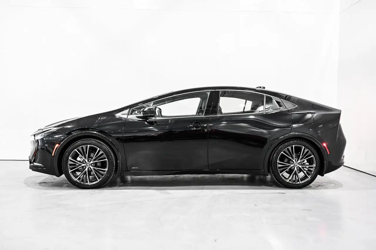 Toyota Prius снимка Toyota Prius