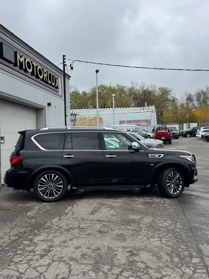 Infiniti QX80 fotografie Infiniti QX80