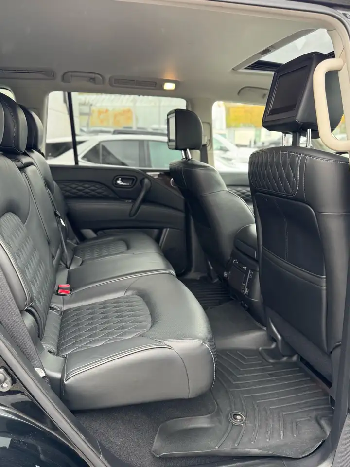 Infiniti QX80 fotografie Infiniti QX80