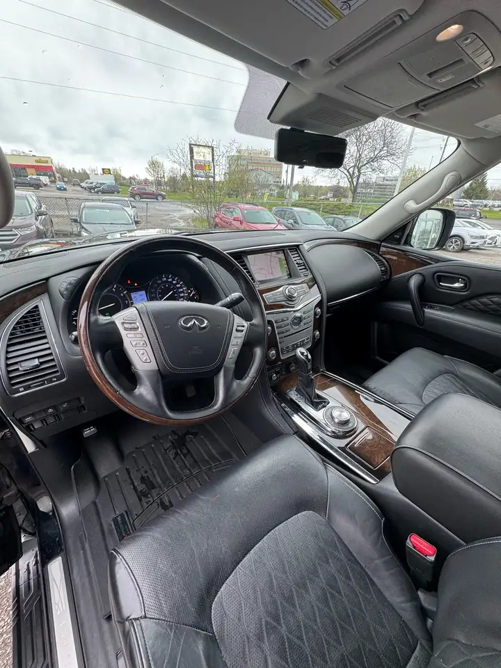 Infiniti QX80 fotografie Infiniti QX80