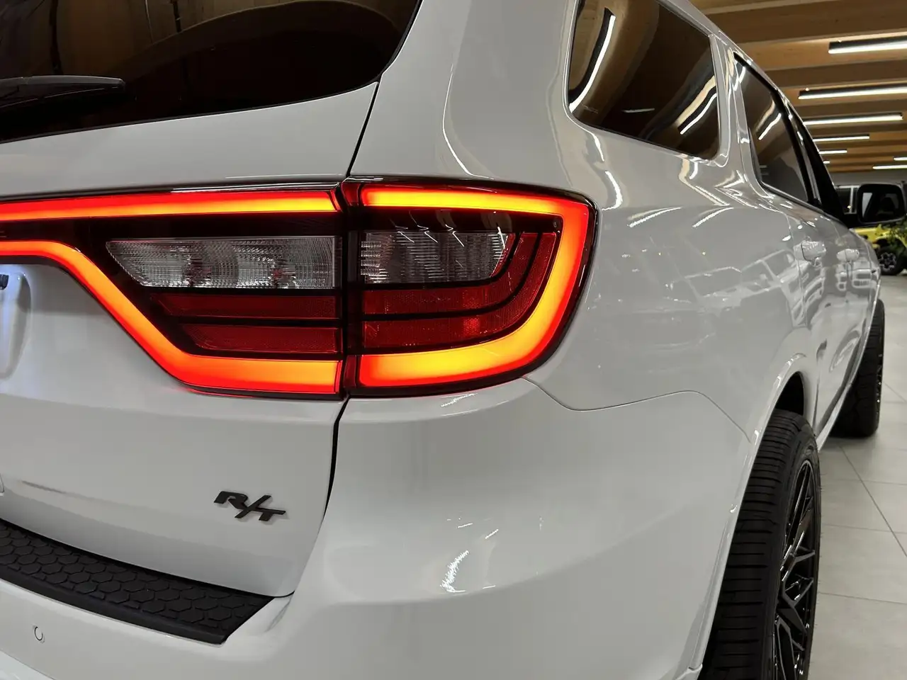 Dodge Durango снимка Dodge Durango