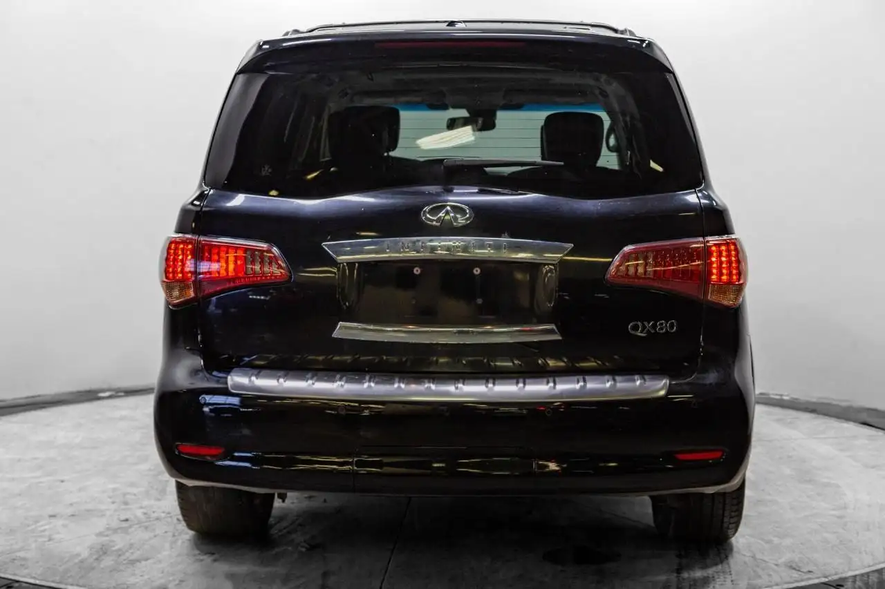 Infiniti QX80 снимка Infiniti QX80