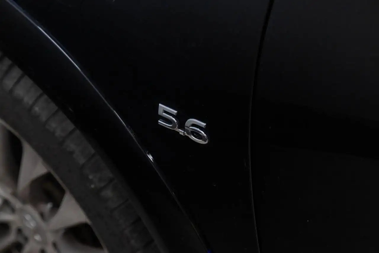 Infiniti QX80 снимка Infiniti QX80