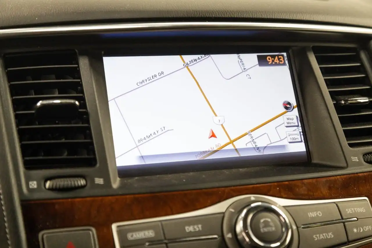 Infiniti QX80 снимка Infiniti QX80