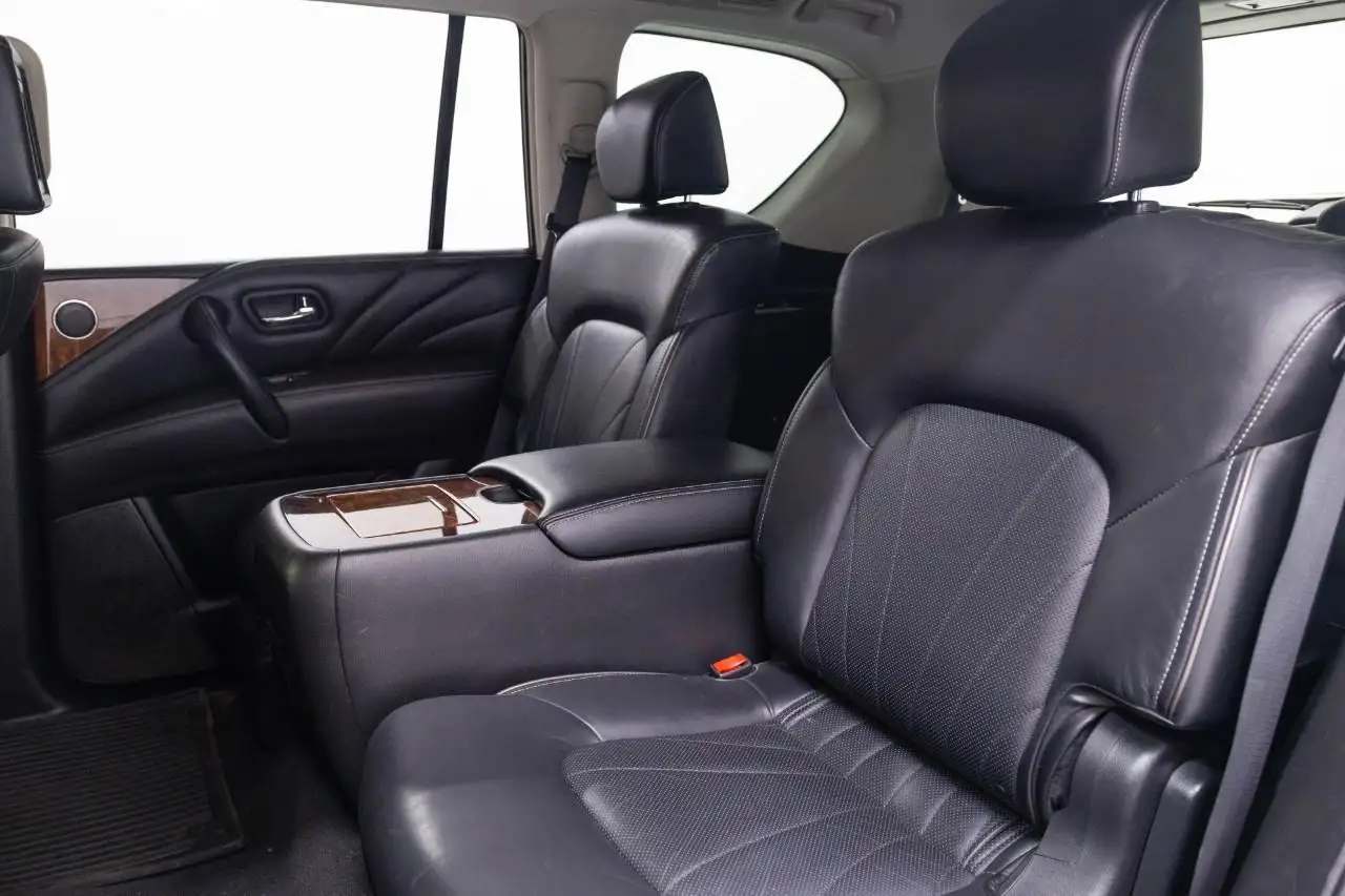 Infiniti QX80 снимка Infiniti QX80