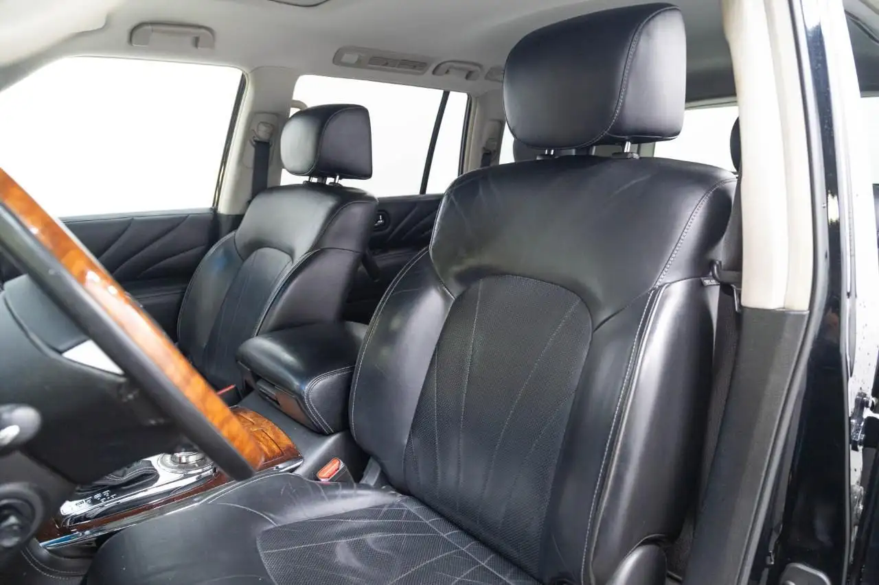 Infiniti QX80 снимка Infiniti QX80