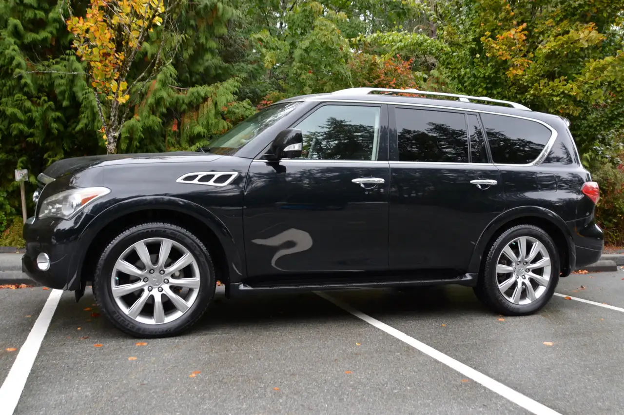 Infiniti QX56 снимка Infiniti QX56