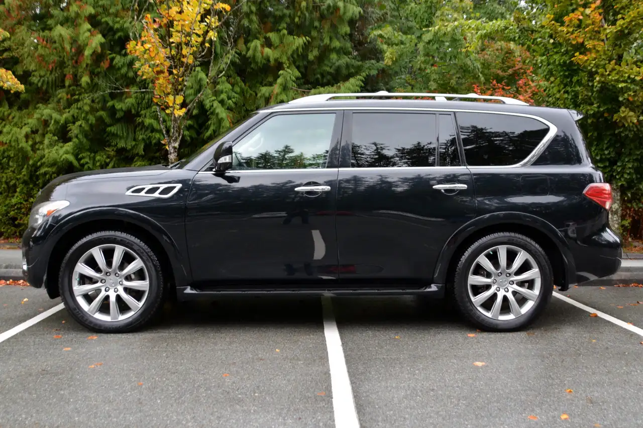 Infiniti QX56 снимка Infiniti QX56