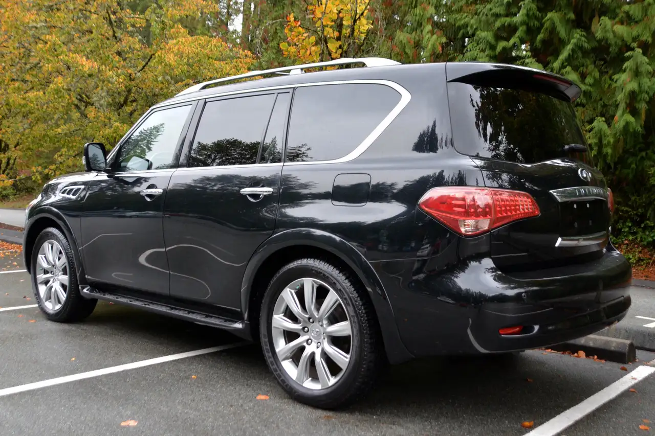 Infiniti QX56 снимка Infiniti QX56