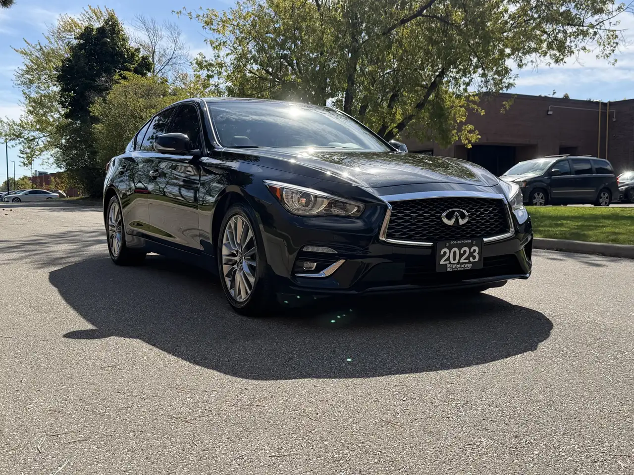 Infiniti Q50 снимка Infiniti Q50