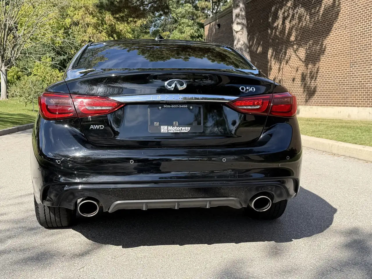 Infiniti Q50 снимка Infiniti Q50