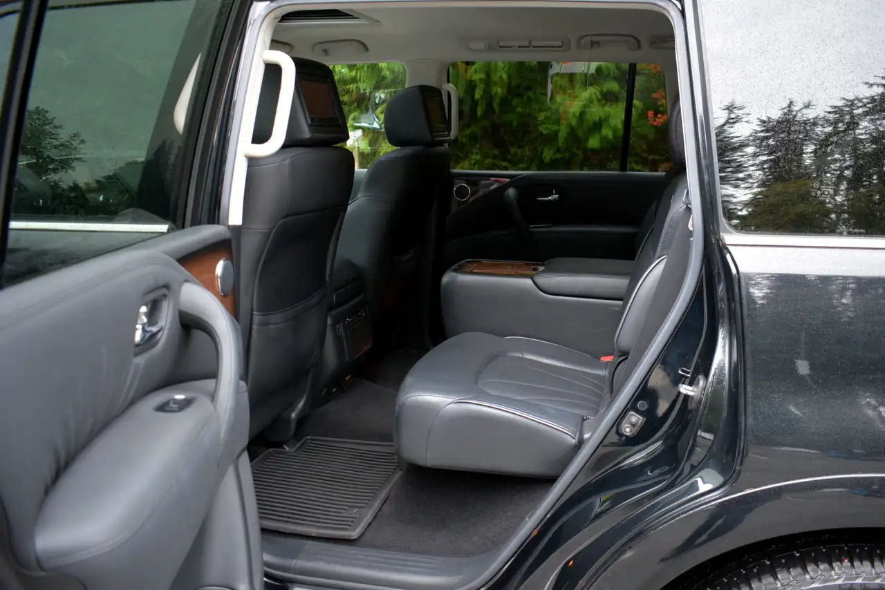 Infiniti QX56 снимка Infiniti QX56