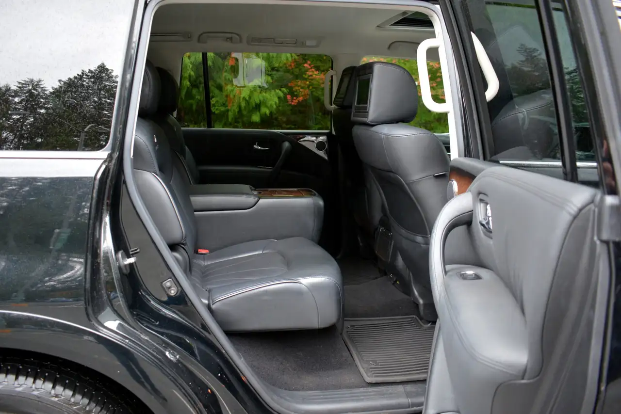 Infiniti QX56 снимка Infiniti QX56