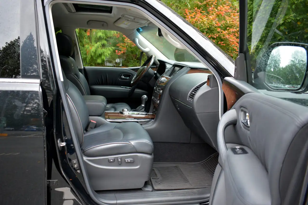 Infiniti QX56 снимка Infiniti QX56