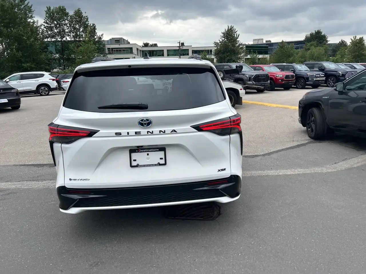 Toyota Sienna снимка Toyota Sienna