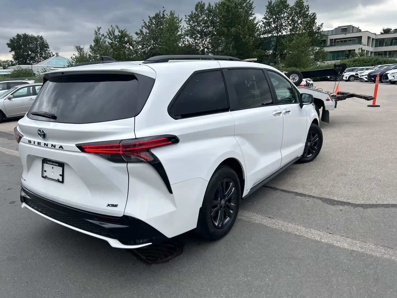 Toyota Sienna снимка Toyota Sienna