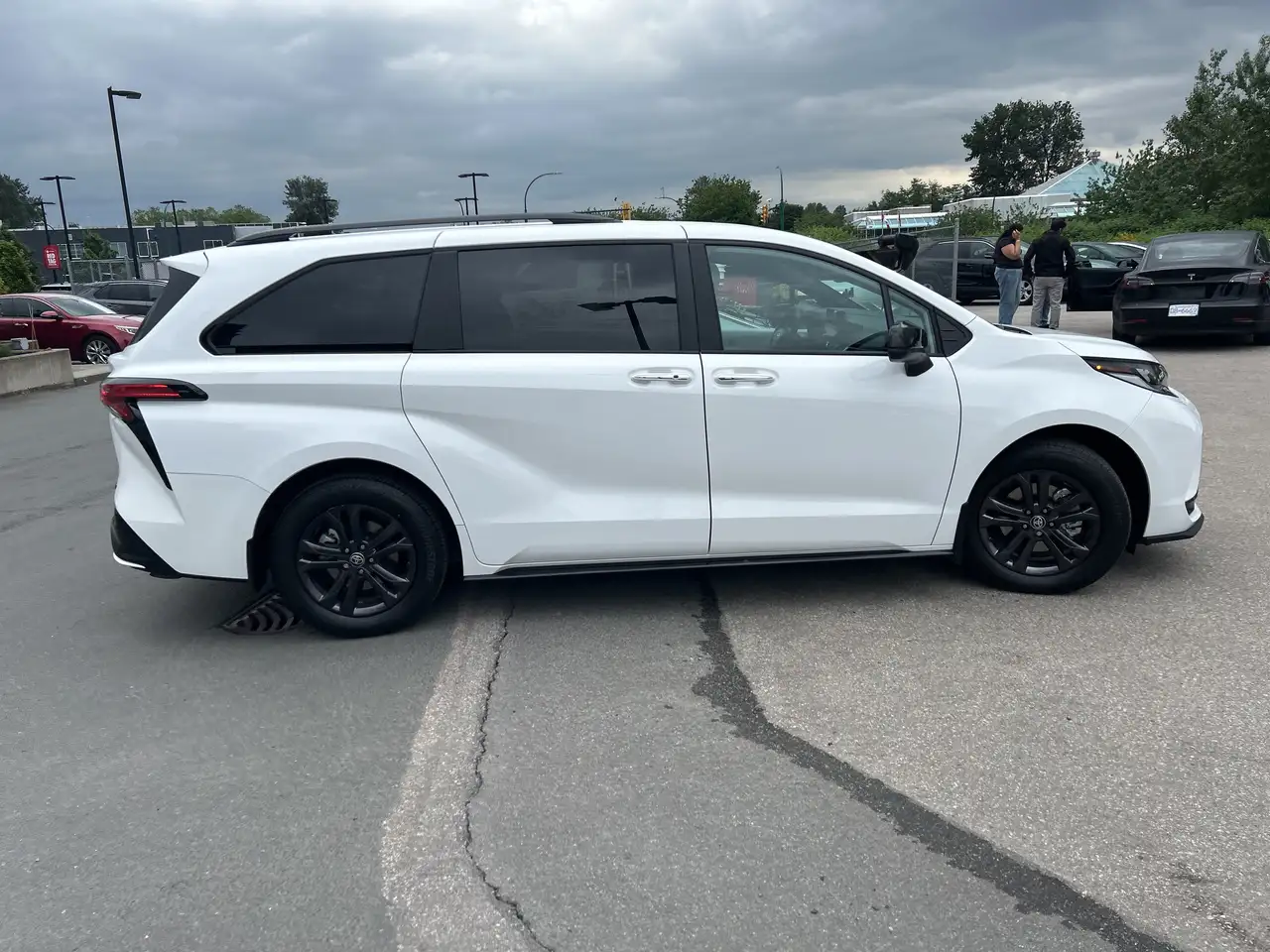 Toyota Sienna снимка Toyota Sienna