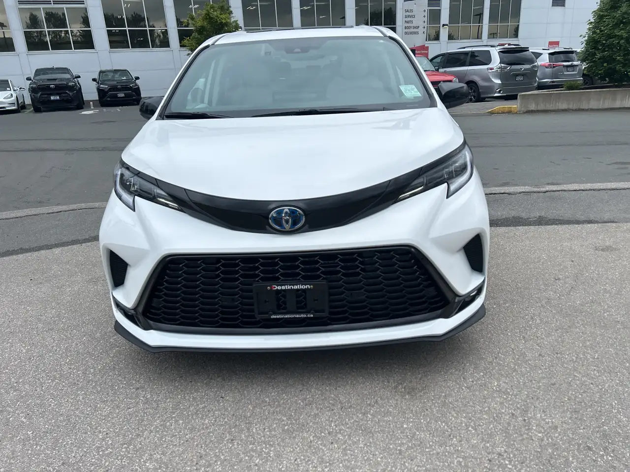 Toyota Sienna снимка Toyota Sienna