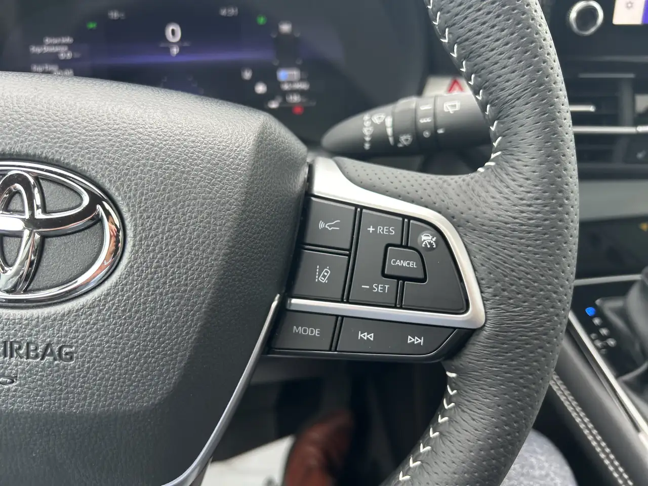 Toyota Sienna снимка Toyota Sienna