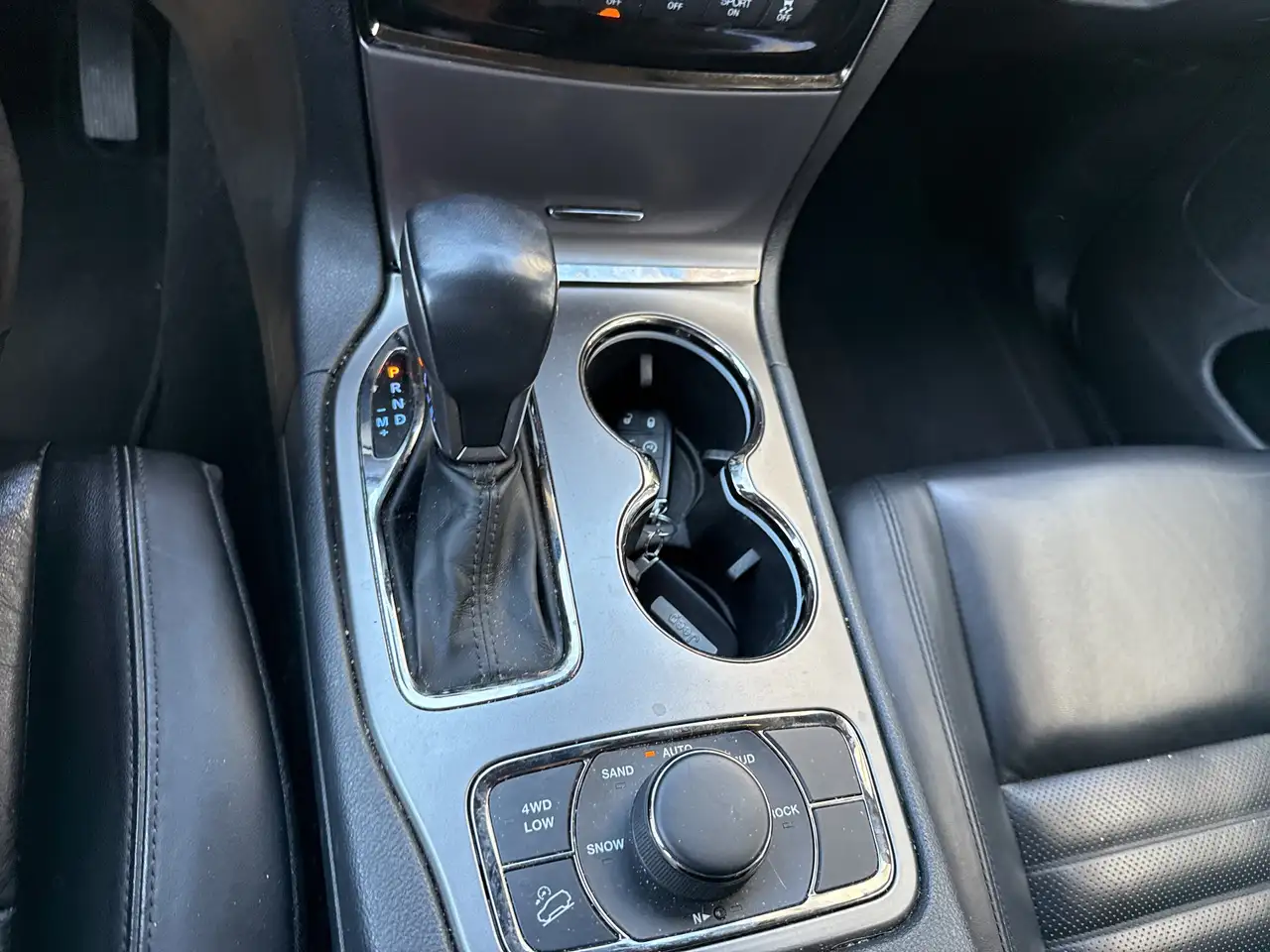 Jeep Grand Cherokee снимка Jeep Grand Cherokee
