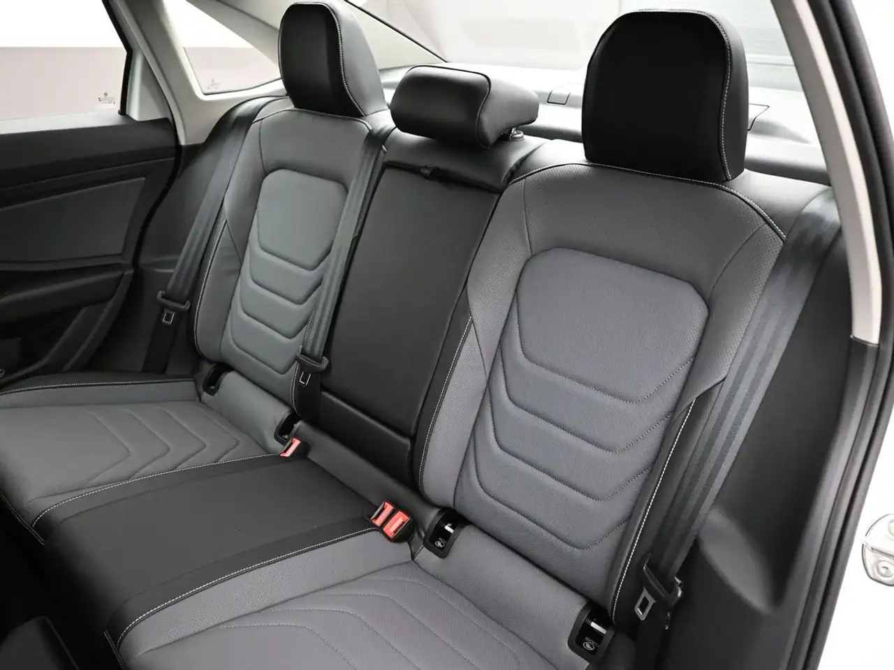 Volkswagen Jetta снимка Volkswagen Jetta