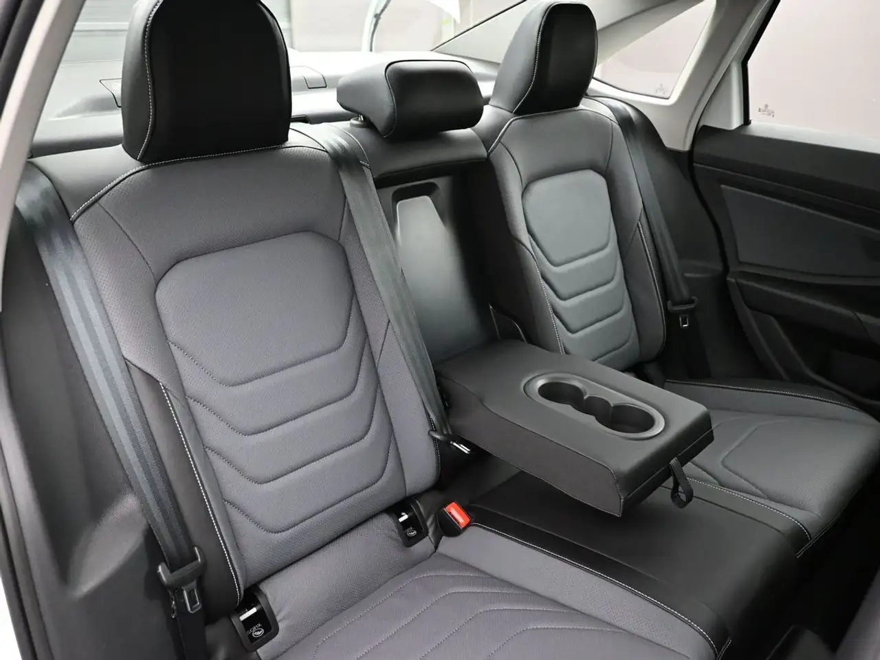 Volkswagen Jetta снимка Volkswagen Jetta