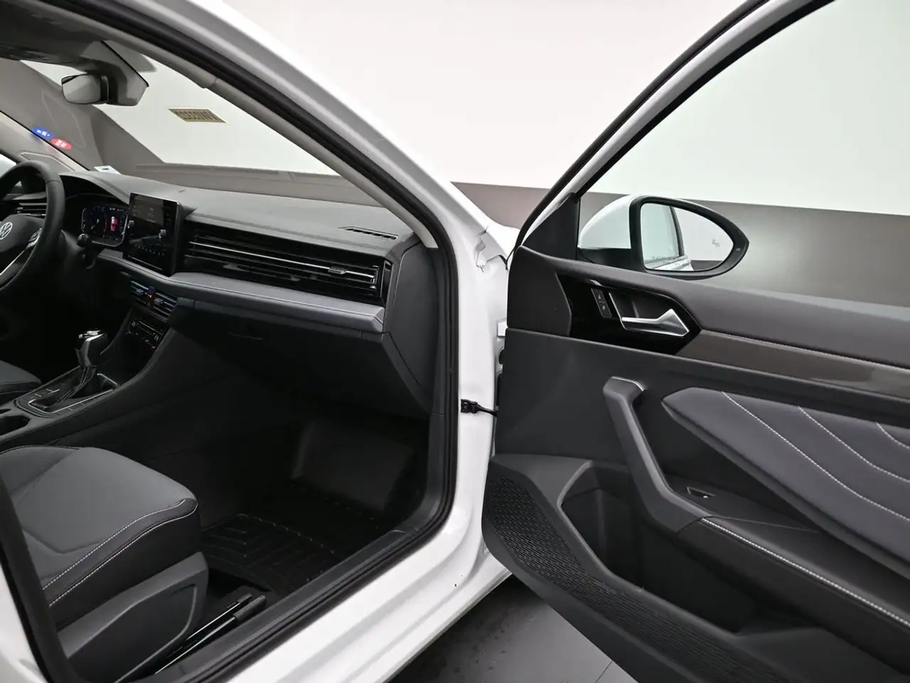 Volkswagen Jetta снимка Volkswagen Jetta