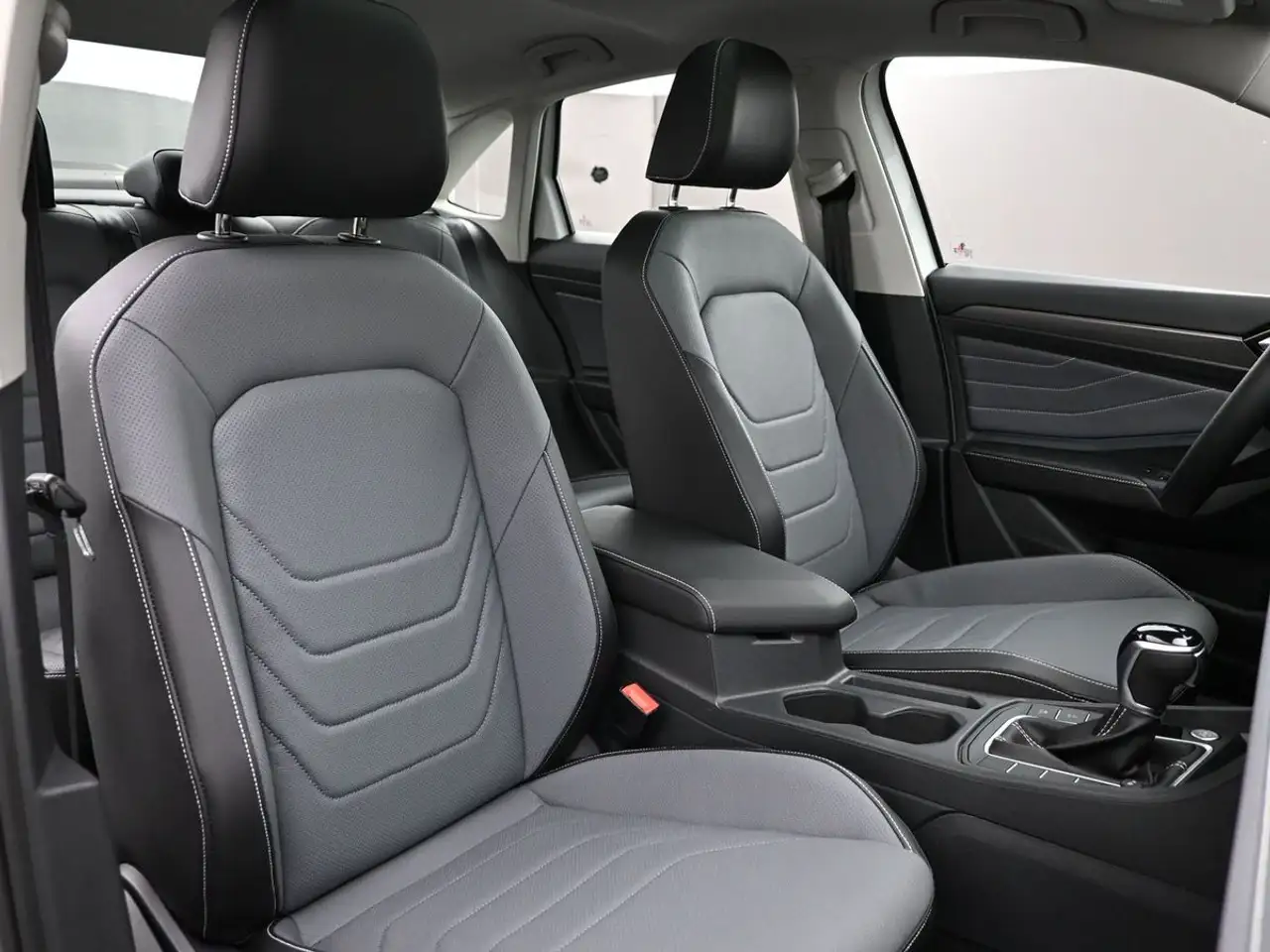 Volkswagen Jetta снимка Volkswagen Jetta
