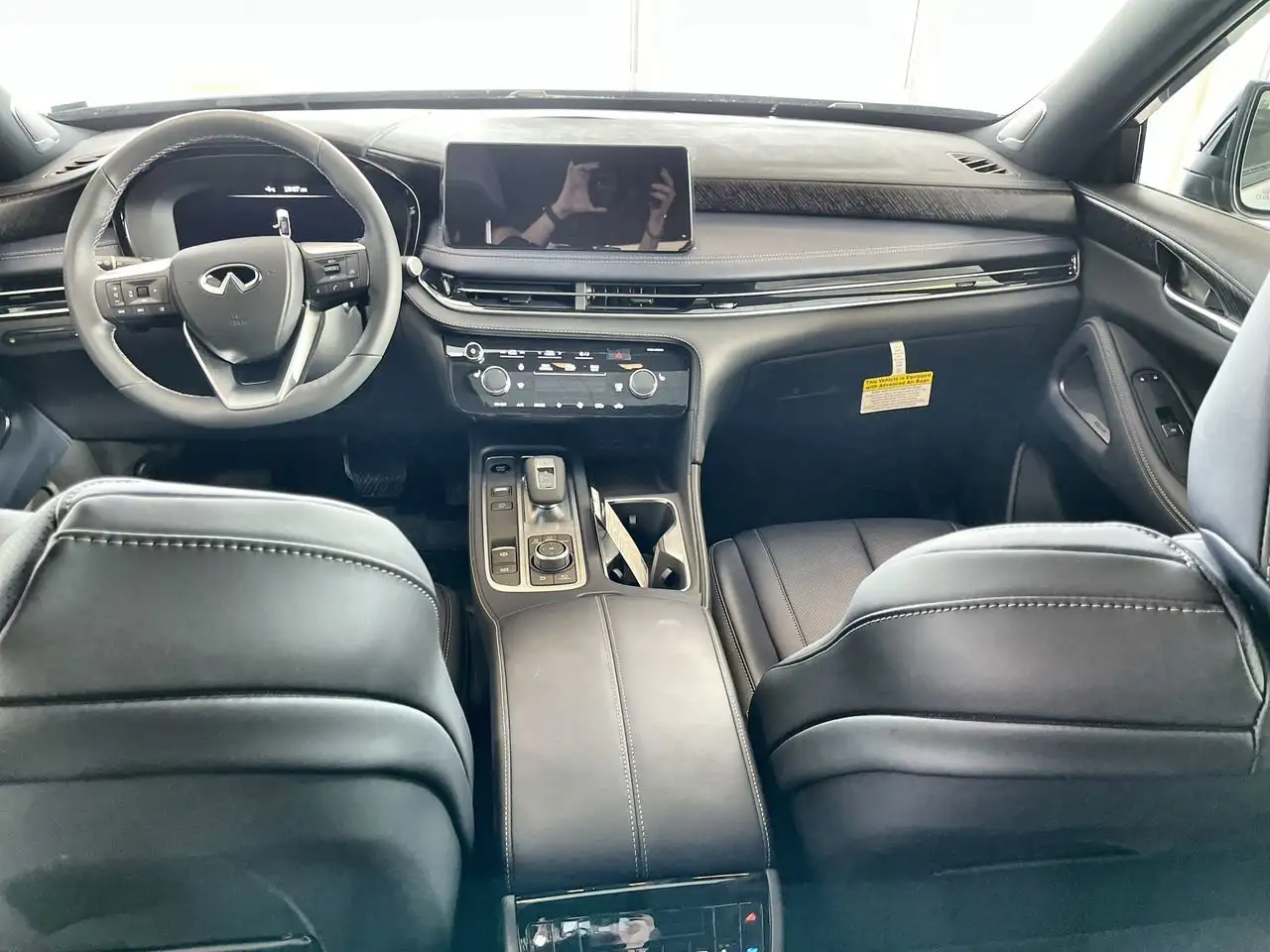 Infiniti QX60 снимка Infiniti QX60