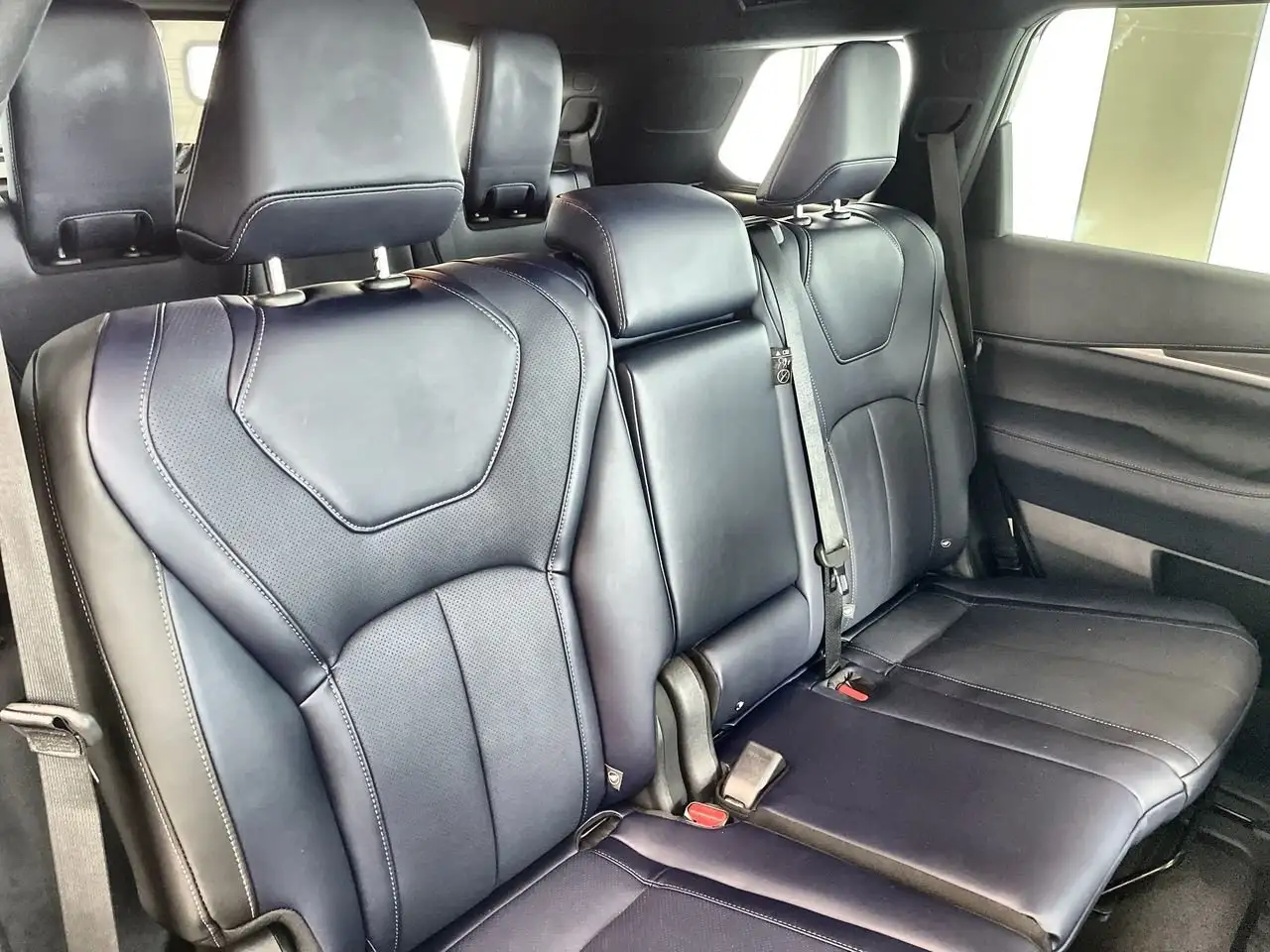 Infiniti QX60 снимка Infiniti QX60