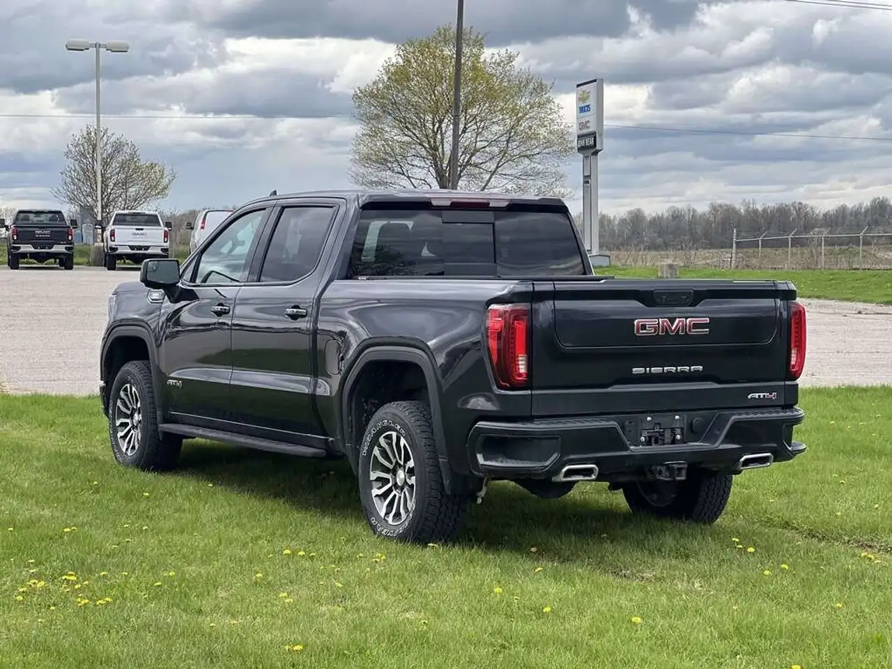 GMC Sierra 1500 снимка GMC Sierra 1500