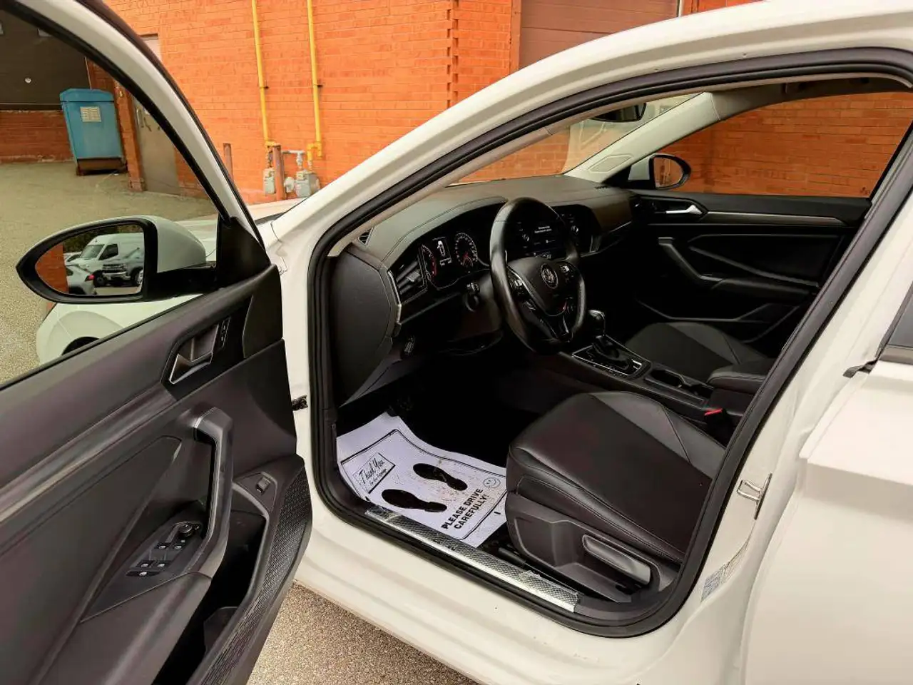 Volkswagen Jetta снимка Volkswagen Jetta