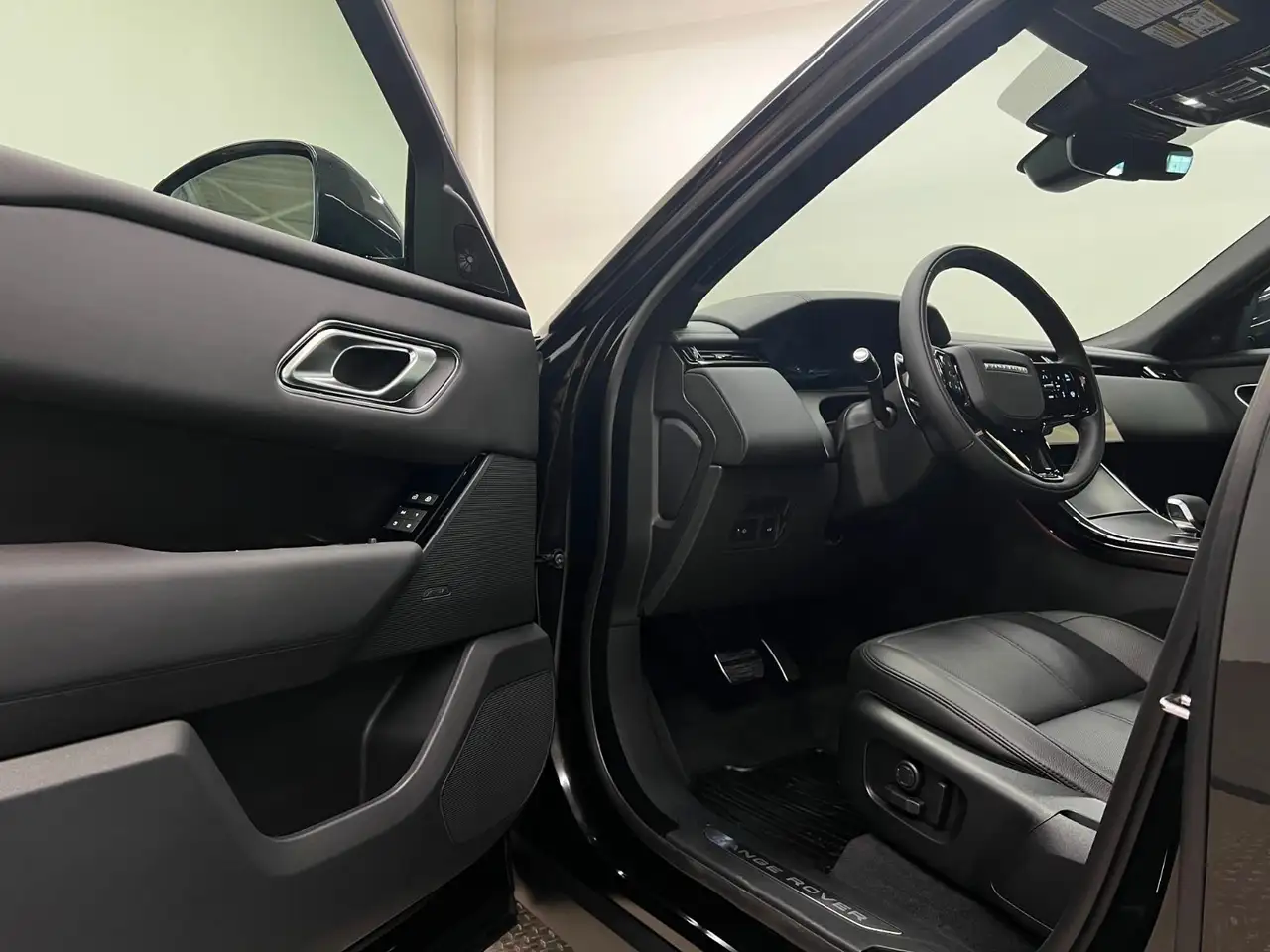 Land Rover Range Rover Velar снимка Land Rover Range Rover Velar
