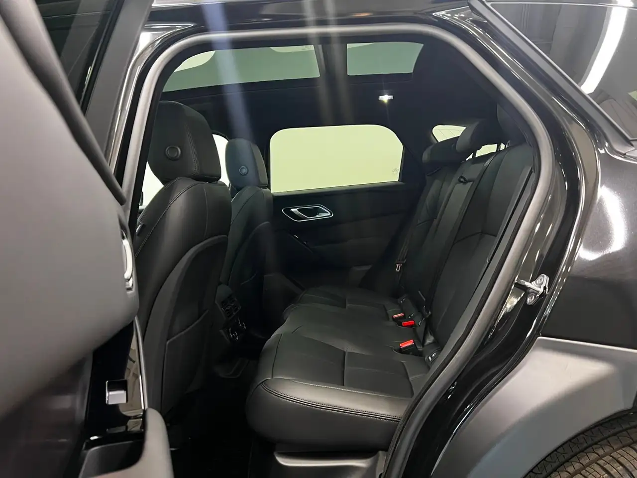 Land Rover Range Rover Velar снимка Land Rover Range Rover Velar
