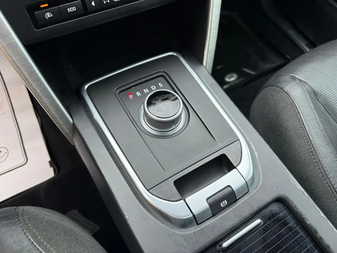 Land Rover Discovery Sport снимка Land Rover Discovery Sport