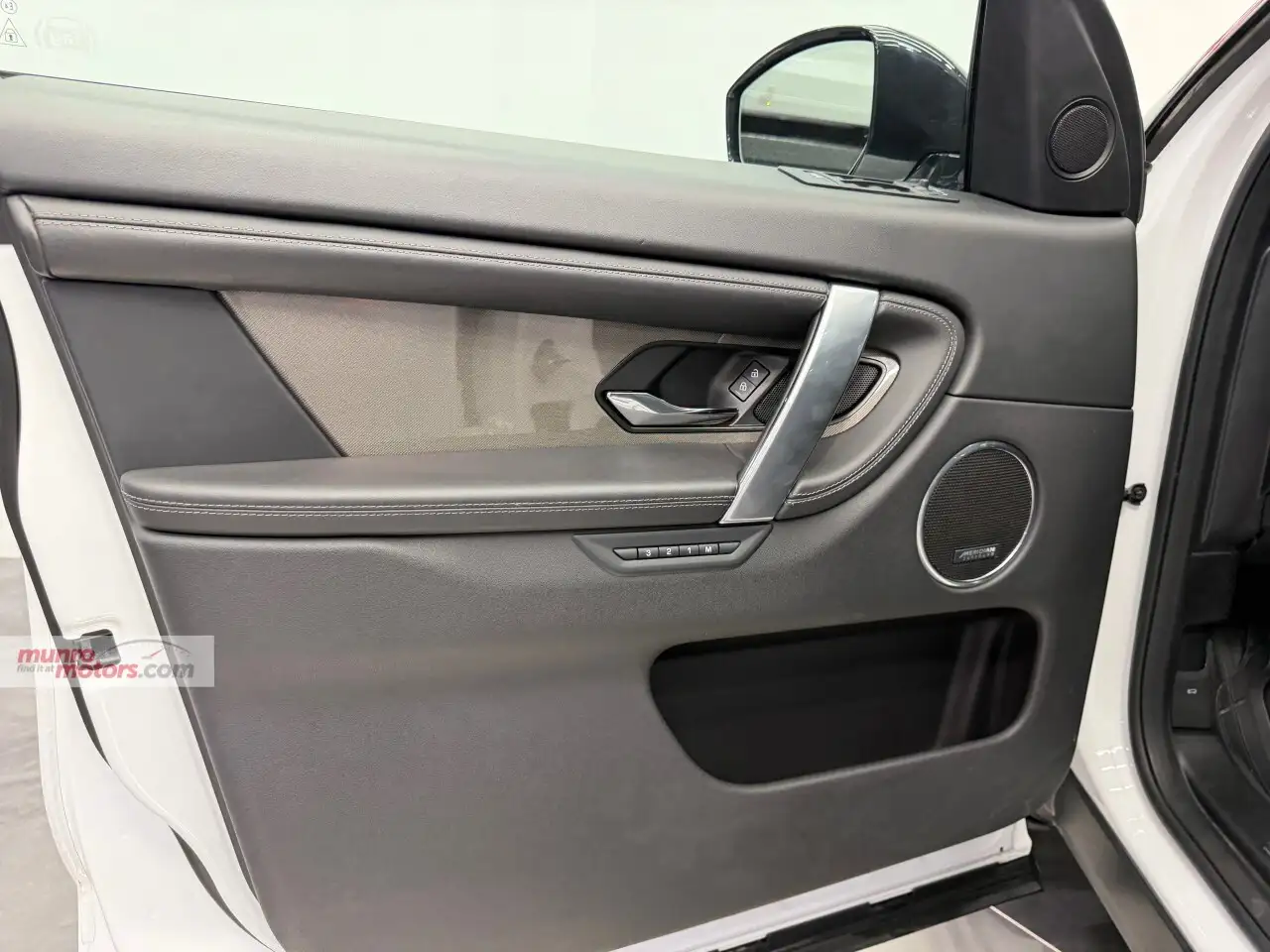 Land Rover Discovery Sport снимка Land Rover Discovery Sport