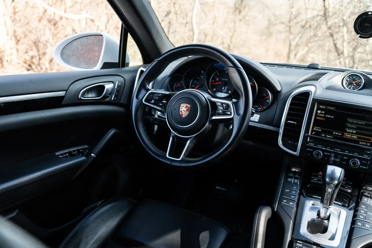 Porsche Cayenne снимка Porsche Cayenne