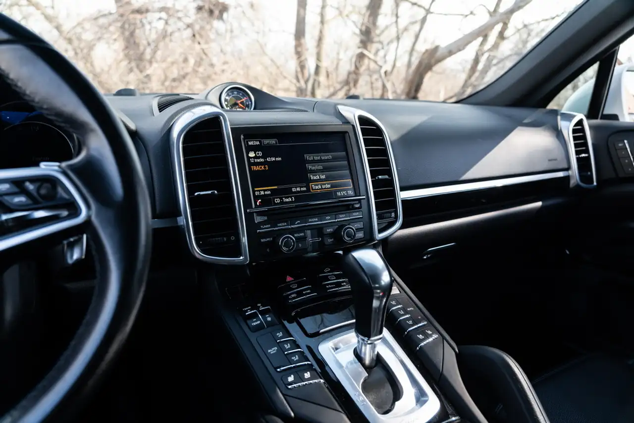 Porsche Cayenne снимка Porsche Cayenne