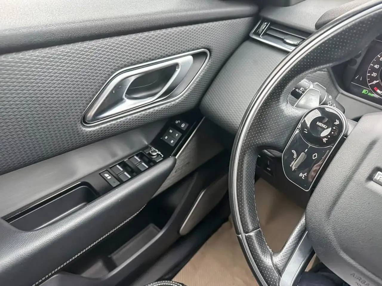 Land Rover Range Rover Velar снимка Land Rover Range Rover Velar