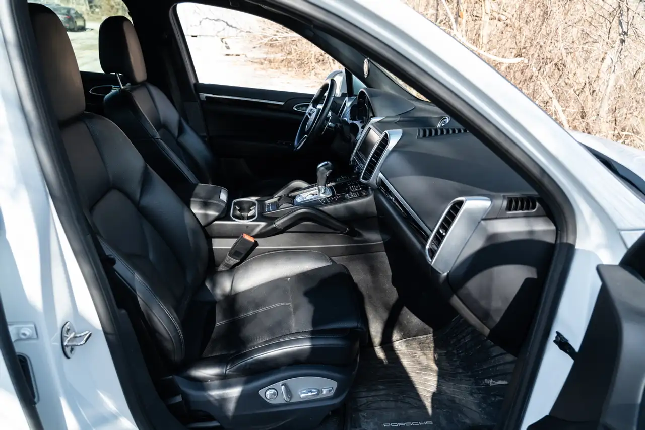 Porsche Cayenne снимка Porsche Cayenne