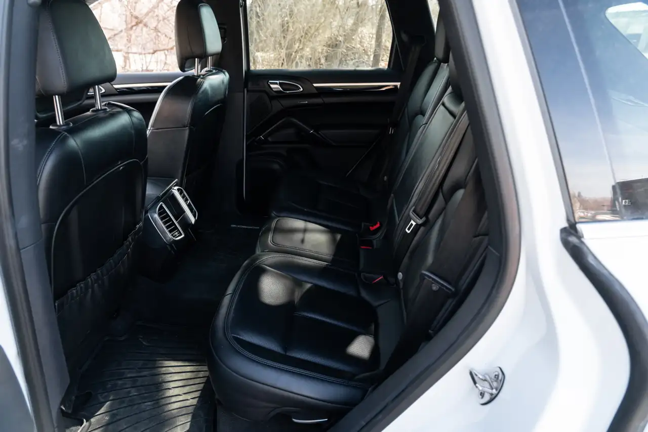 Porsche Cayenne снимка Porsche Cayenne