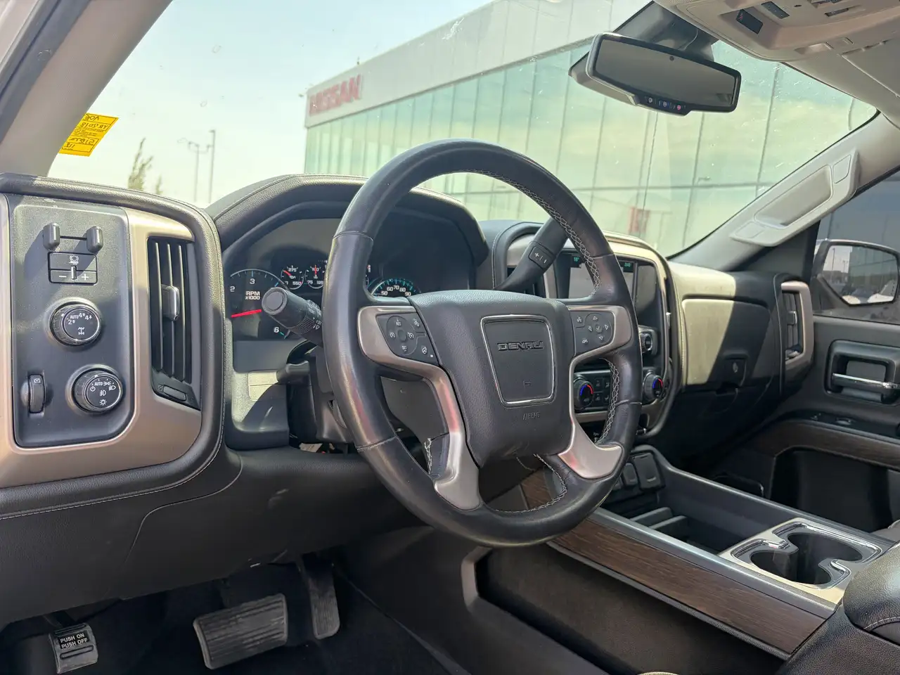 GMC Sierra 1500 снимка GMC Sierra 1500